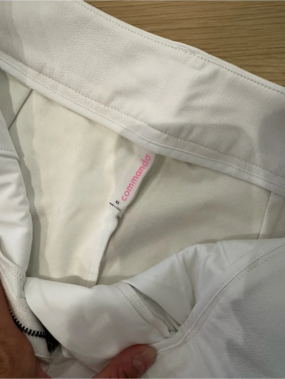 Commando Cream Straight-Leg Capris